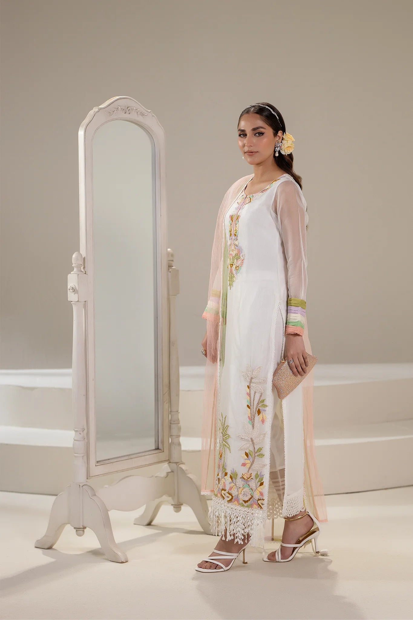 Mehr-e-Nazneen KBM-108 White