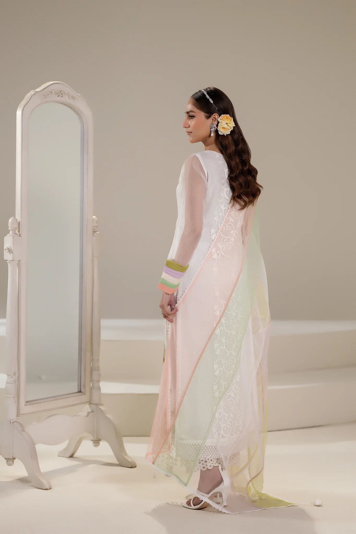 Mehr-e-Nazneen KBM-108 White