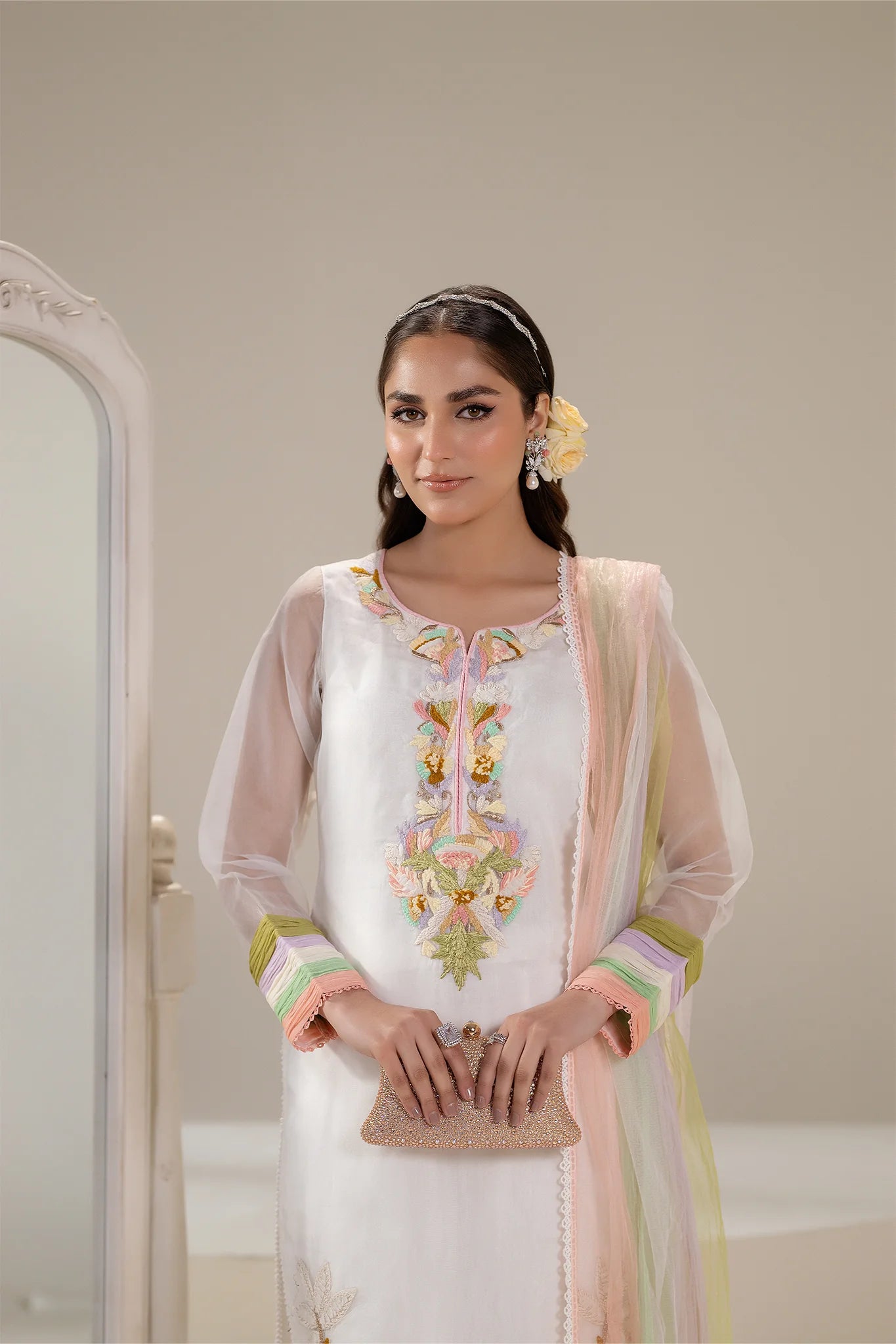 Mehr-e-Nazneen KBM-108 White